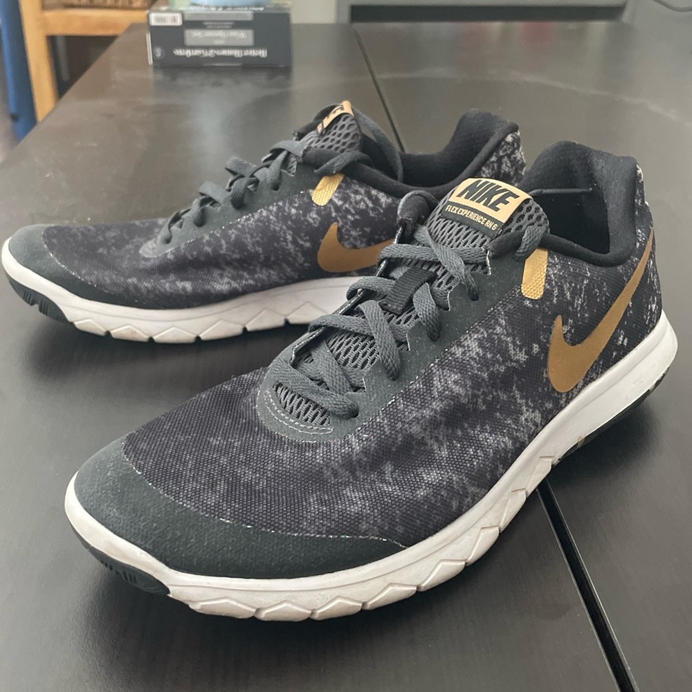 Women’s Nike “Flex Experience” Navy & Gold Sz 8.5